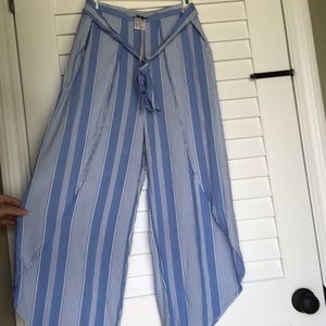 Antibes Blanc cropped wide leg pants.